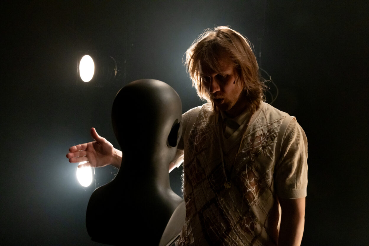 Billettsalg på nett av Kultar til Riksteatrets læreren på Turneteatret. Det skjer på Verdal